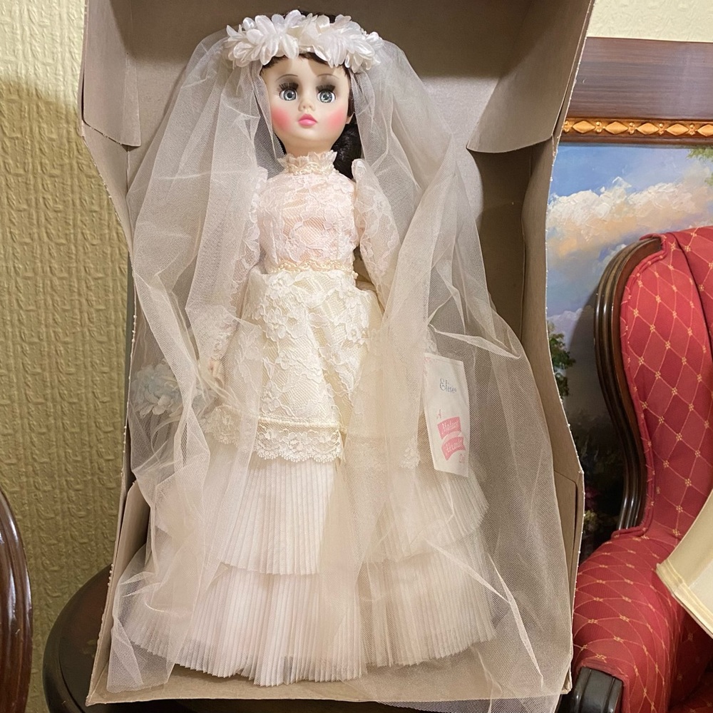 Vintage Madame Alexander Elise 1685 Doll